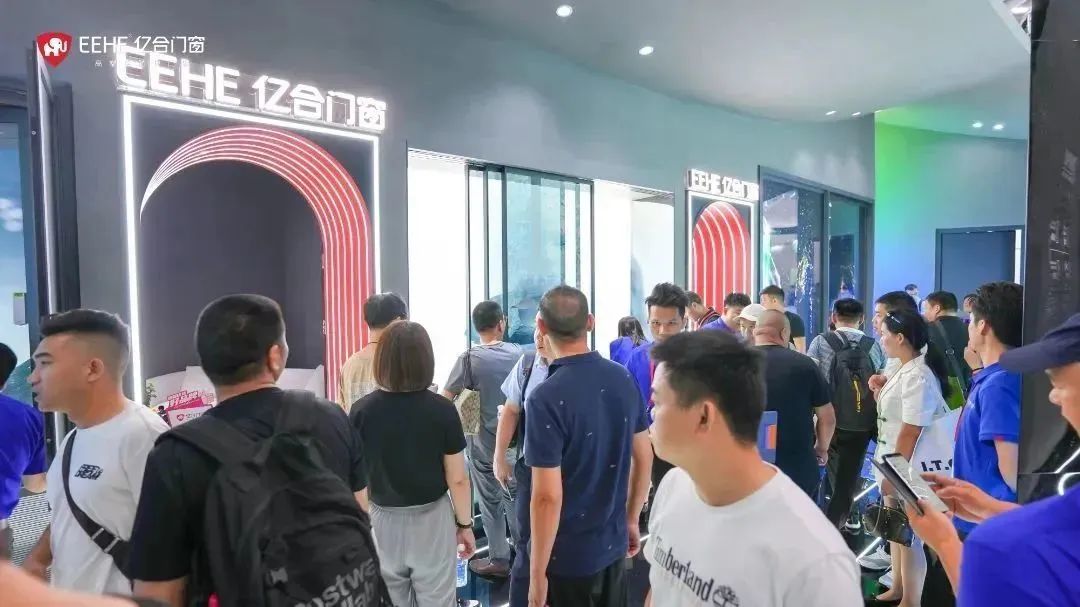 直擊2023廣州建博會(huì)現(xiàn)場(chǎng)，億合門窗以實(shí)力出圈，全新形象展廳人氣爆棚！